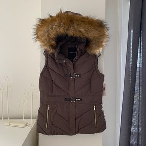 Nwt. Vest with Faux Fur Trimmed